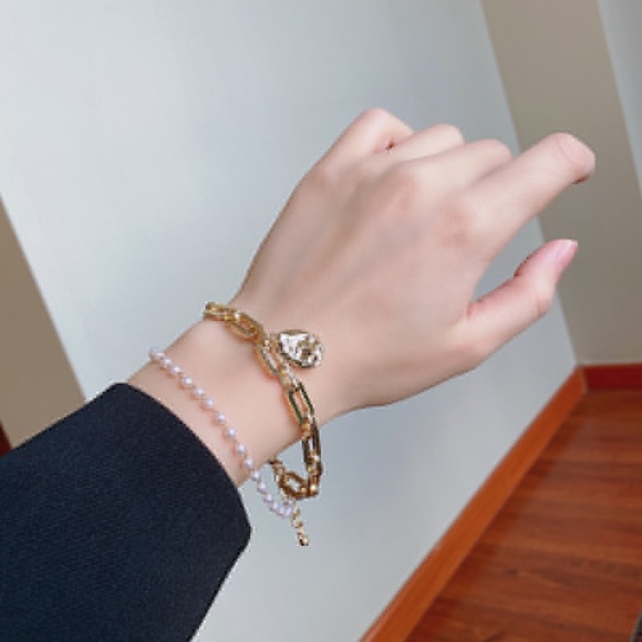 Chunky Paperclip Chain Bracelet, Half Pearl and Half Chain, Double layer golden - Picture 3 of 6